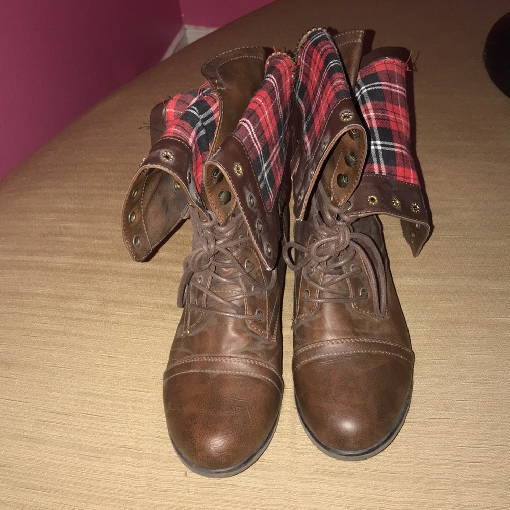 Plaid winter boots